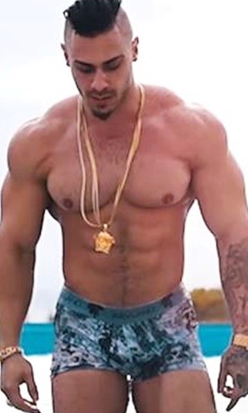 boys-do-luke:  🔞 Leo Stronda 🔞Site: http://boysdoluke.blogspot.com.brTwitter: @BoysdoLuke Instagram: ON
