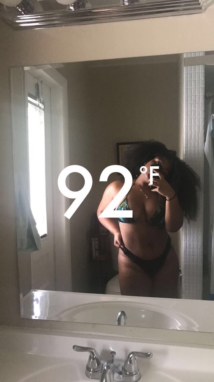 young-blackgod:  sweeter-gyal:  issa pool day 🌴🌞  Lawwwwdy lawwwwdy