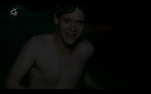 jsuavazblog:Billy Howle en la serie Glue.