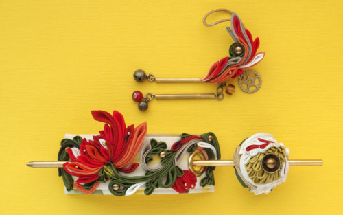 Ho no ikadzuchi (blazing thunder?) kanzashi set, by Himiko, sold hereKanzashi earcuff, steampunk ins