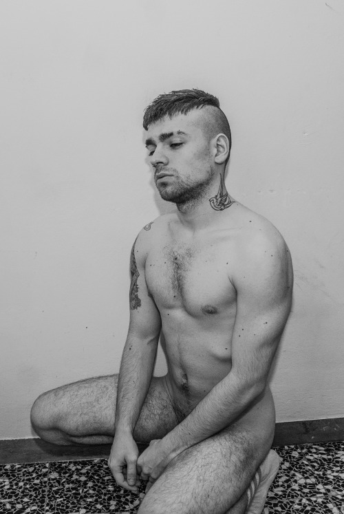 frederickrave: Self-portrait.Untitled. https://www.facebook.com/pages/Freddy-Krave-Photography/153390758021953?ref=hl 