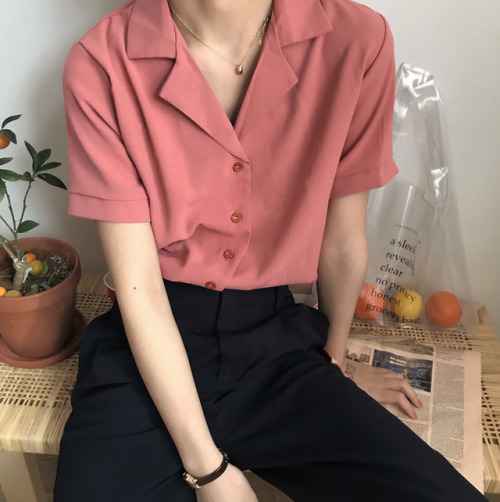 liliest:short-sleeved blousecurrently 80% off on sale