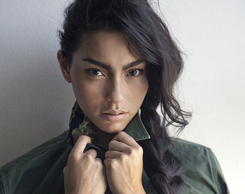 denimcatfish:  whatabeautifulkuv:  omg omg she really looks like kuv  Hell if she had thinner eyebrows she could be Asami too. lel