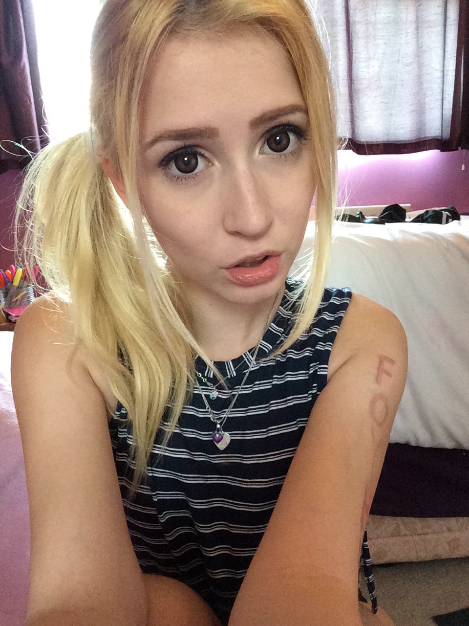 i-hate-the-beach:  doe eyes