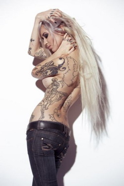 i-dream-of-inked-babes:  More @ http://i-dream-of-inked-babes.tumblr.com