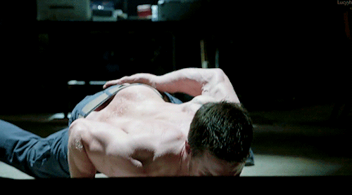Oliver Training In Arrow 1x11 Trust But Verify.
