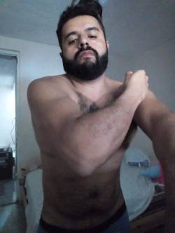 bear-hairy:  Déjanos tu comentario 🐻 . Rebloguea y comparte el contenido si te gustan las fotos. #Bear_Hairy