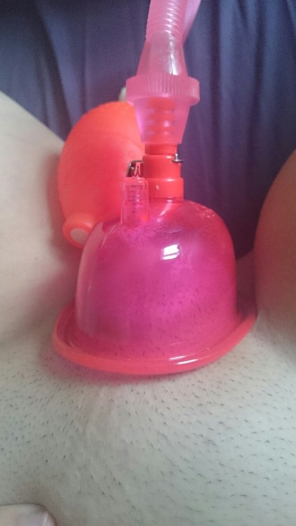 naughtylittlegirlxxxxx: Decided to try my pussy pump again this morning, hoping for nice swollen lip