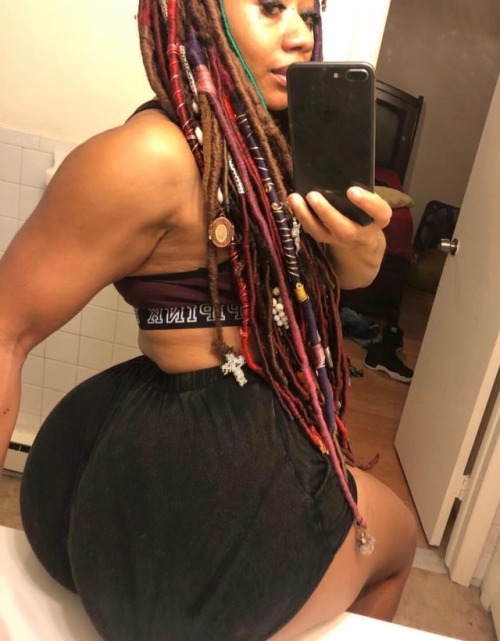 I wanna spread dat shit open and squeeze the whole bottle of lotion out in dat ass crack and start f