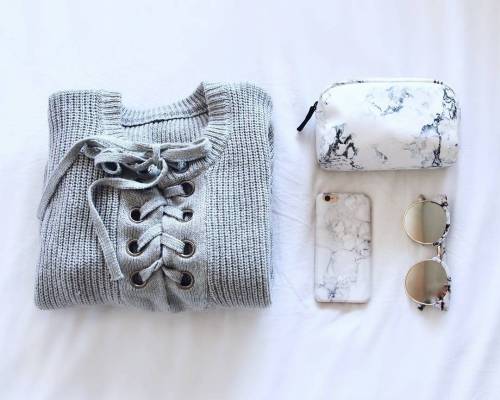 rosegalfashion:Flatlay inspiration! yes or not? @rosegalfashionPict by @ccpetiterobefree shipping wo