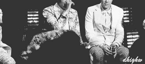 zebraljoe:  when myungsoo laughs too much…..  