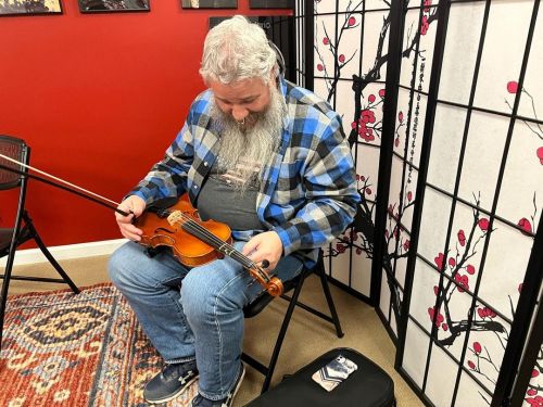 <p>Scenes from Friday…</p>

<p>#nashvillefiddlebanjocamp #nashvilleacousticcamps #fullyvaccinatedcamp #fiddle #banjo #oldtime (at Fiddlestar Camps)<br/>
<a href="https://www.instagram.com/p/CYvXCkSsjLy/?utm_medium=tumblr">https://www.instagram.com/p/CYvXCkSsjLy/?utm_medium=tumblr</a></p>