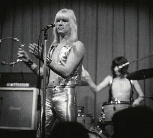 journalofmemoriesanddreams: Brian Connolly and Sweet onstage, Finland, November 1972