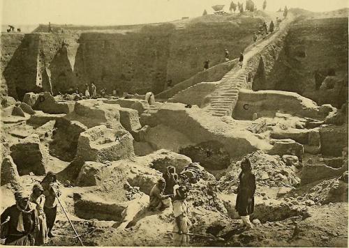 Leonard Woolley’s excavation of Ur, 1900. Ur excavations volume II, The Royal Cemetery. 