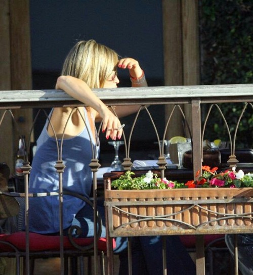 smokingfemalecelebrities: Rachel Stevens Yum