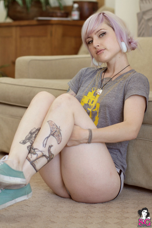 deadbysharkattack:  i love this girlGlitch i fucking love youuuuu!!!!!