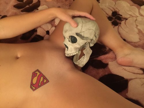 time4nudeselfies: More Sexy And Nude Selfies Lucky skull.