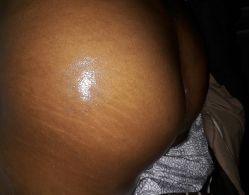 wifey-thick:  Reblog if you would rub her down with baby oil!!