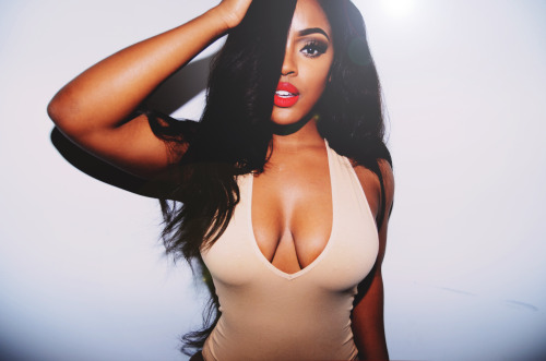 therealleaah:  dollsofbeauty:  kadeemellis:  keela-dee Photocred: Kadeemellis Ig:Kadeemellis  Dolls  XIV
