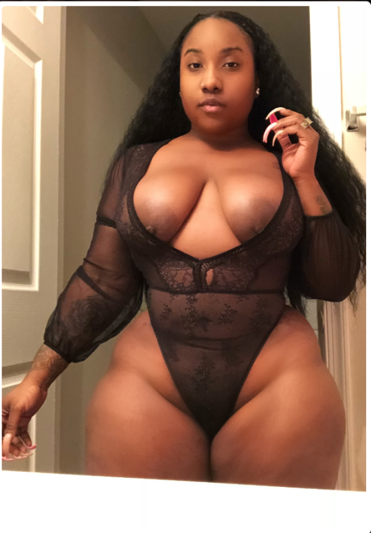 hoesontheinternet304:  exposingthesehoes3:  #TITTYTUESDAY .TITS AIN’T SHIT WITHOUT A FACE. 💯👍  💯💯