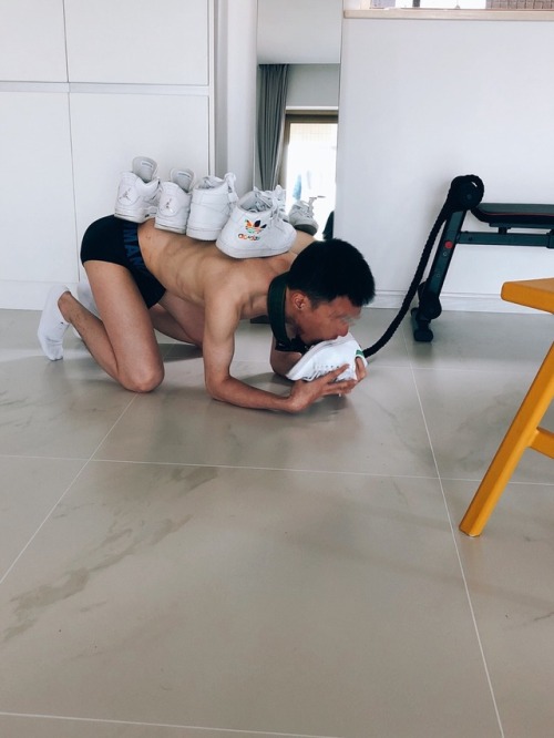 cosmic-ailleurs: In-house chore fag, keep working
