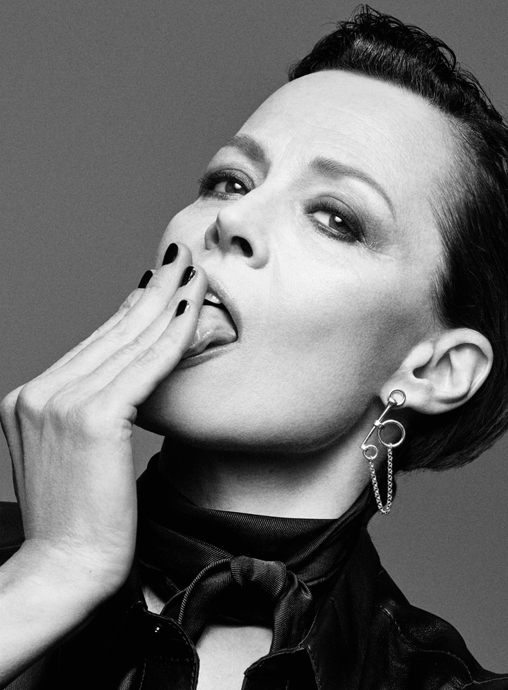 seegson:  edenliaothewomb:  Sigourney Weaver, photographed by Craig McDean for INTERVIEW,
