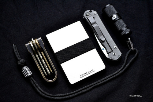hartigan-69:  EDC 25 10 14 on Flickr.Beadbomb on 4sevens Quark, Keys, MachineEra Wallet, Small Sebenza