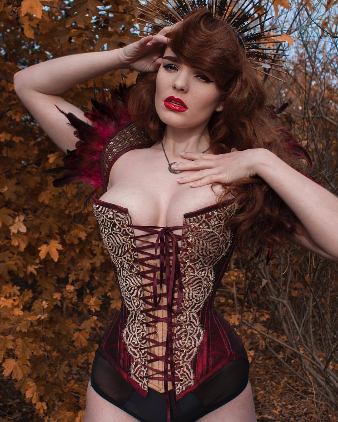 miss-deadly-red:  More beautiful corset dreams working with the awesome @laura_miss_porter