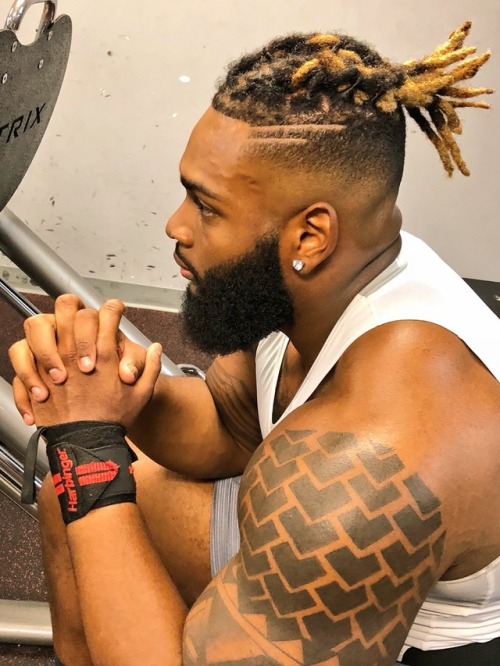onekewlazzbrutha: redmanonpoint: candymancrushsaga: I wanna wrestle  Come on, I’ll wrestle wit