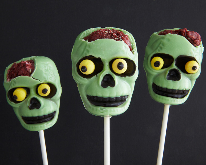 arp–87:  sixpenceee:  Adorable halloween themed cake pops found here. Be sure to