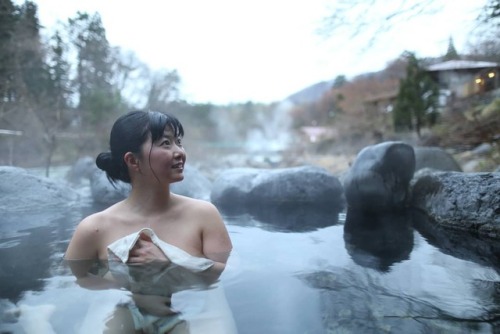 秋田県にある 秋の宮温泉｢鷹の湯｣ ・ 寒さが戻った秋田県で過ごす ゴールデンウィーク初日 ・ 源泉温度高めの温泉で身体の芯から温まった～ ・ #秋田県#秋の宮温泉#鷹の湯#タオル１枚#mixbath