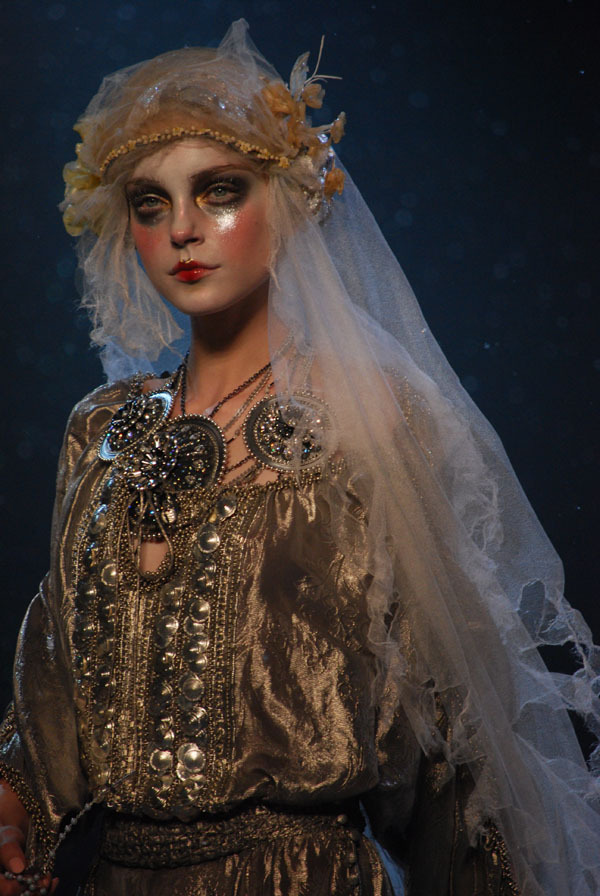 judith-orshalimian:  John Galliano for Dior fall/winter 2009 :) 