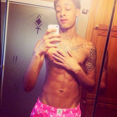 sidekickboys:  Caprece