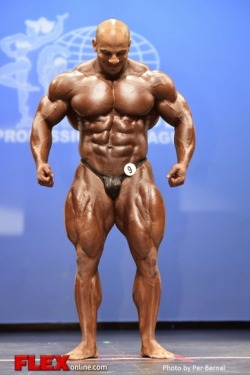 mathman68:  teamxtremotivation:  Submit your pics! || Video: Chest &amp; Arms day Motivation || Gym Apparel Store   Mamdouh Ellsbiay  