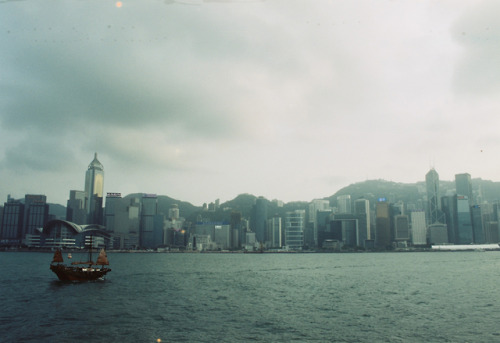 Sailing away - Cinefilm, Minolta Dynax 5000i - Hong Kong - March 2018