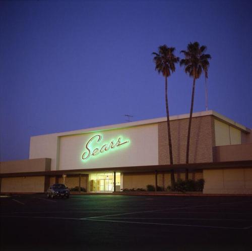 vaporwave:Sears, Mountain View, California (1990)Photo by Ian Abbott