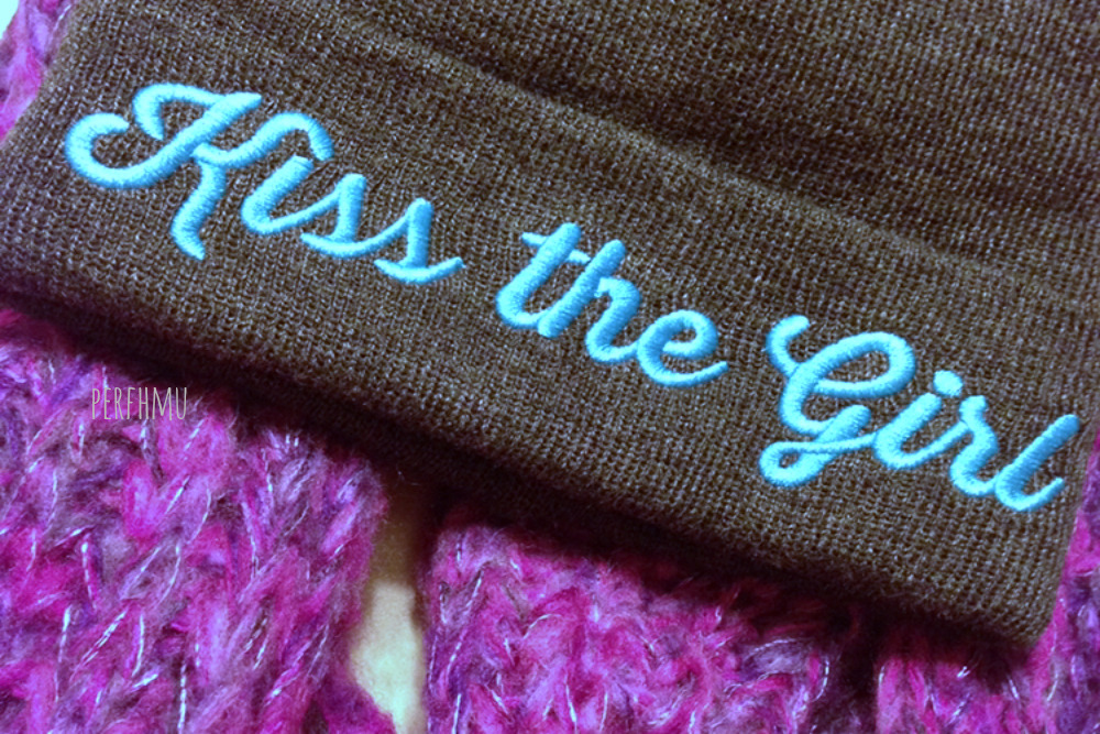 perfhmu:  infinity scarf &amp; the little mermaid hat :)