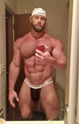 aworldofmenz:  sfballer:  unffff by all.man.2011 http://flic.kr/p/pCEktD  A World of Menz