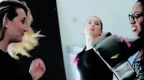 marychrist:normani vs lauren who would win in a fightmani: actual athlete, eats turkey bacon, visibl