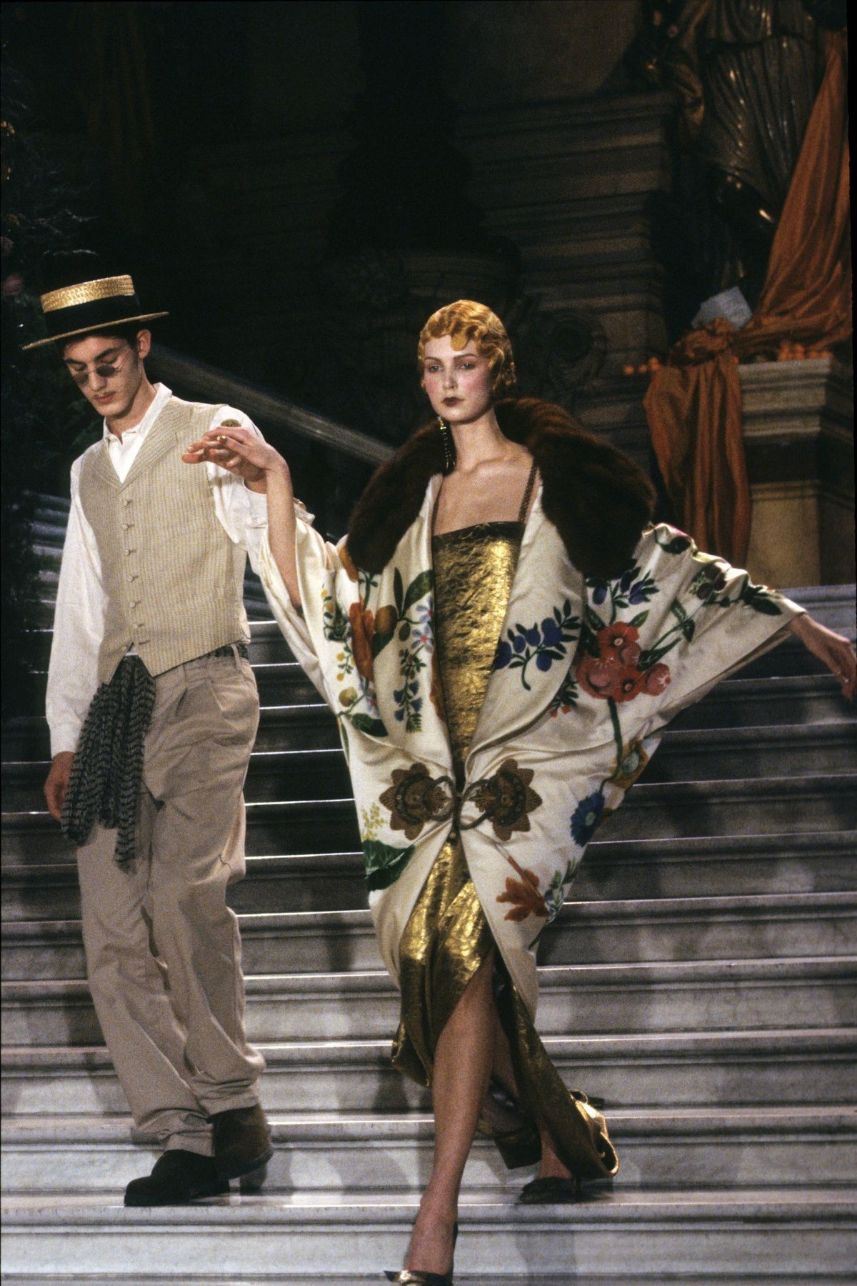 roaringmoll:Christian Dior Spring Couture Fashion Show 1998