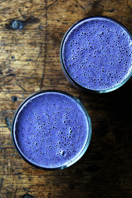 foodffs: Violet’s Big Blueberry-Almond Smoothie Follow for recipes Get your FoodFfs stuff here