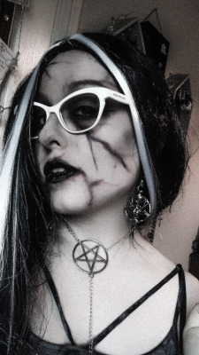 mistress-of-doom: “Not your prettiest look,