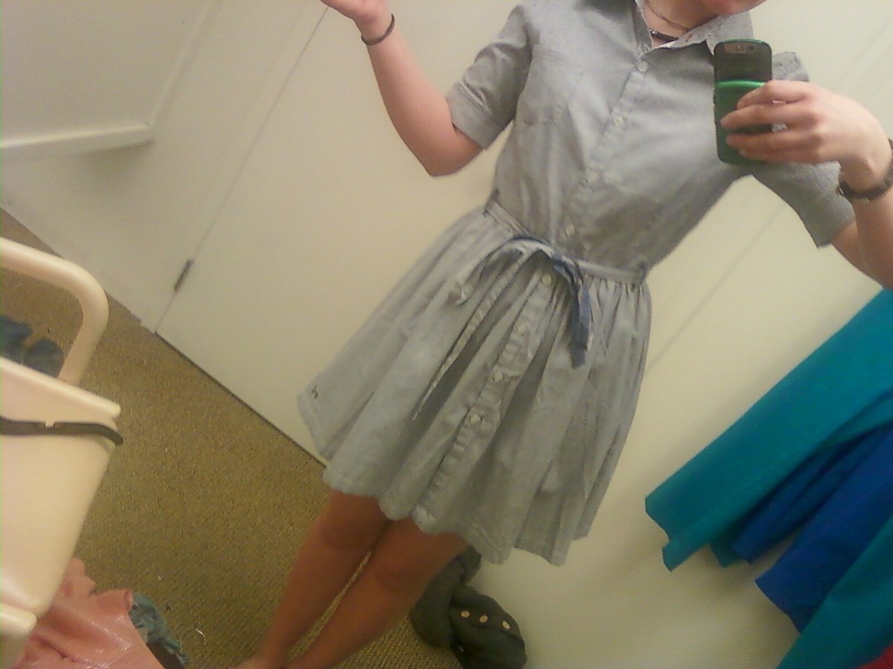 loveloveloveandsmile:  Haha XD fun with Taylor in the Peebles dressing room.