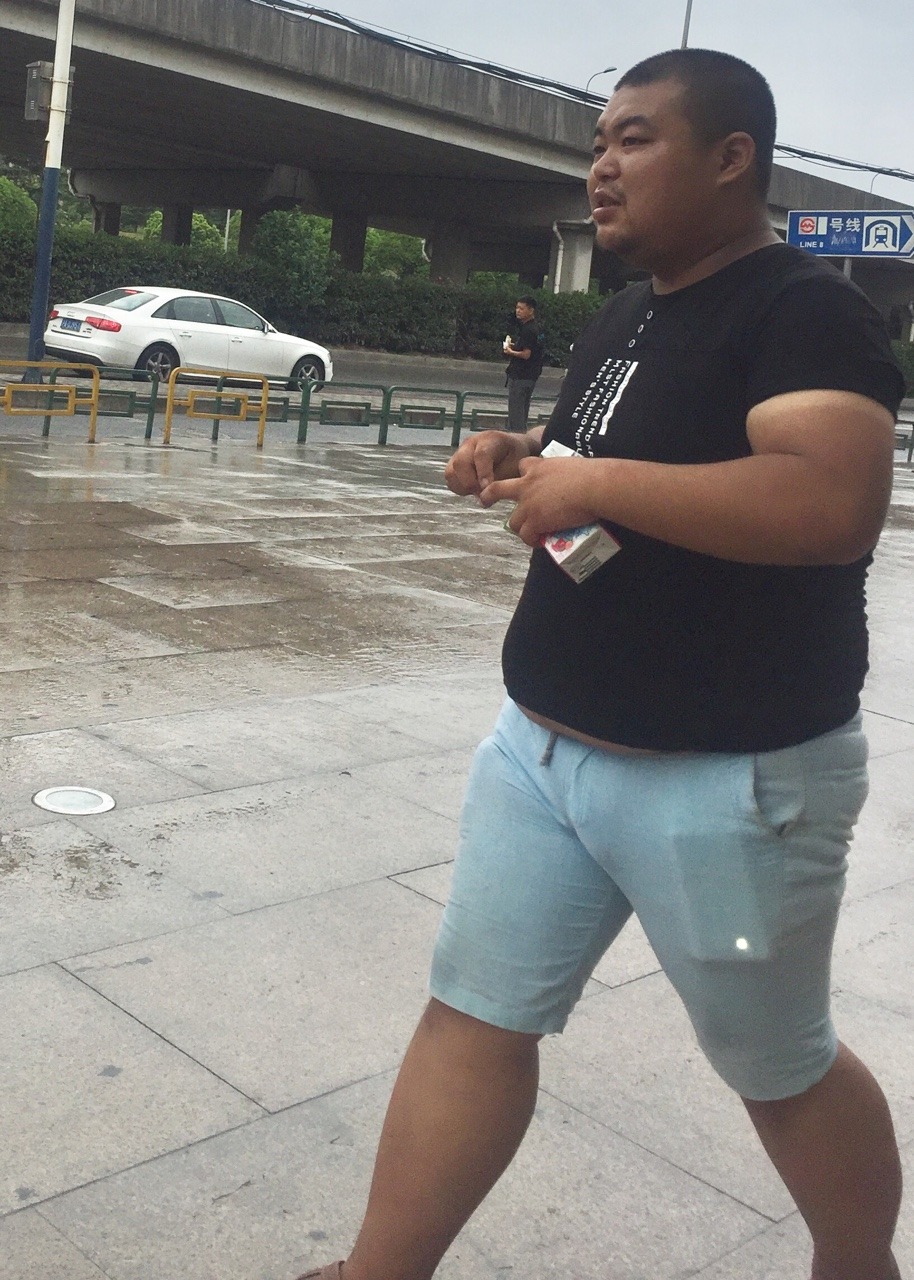asainfattybtm:  Ooooooo….sexy