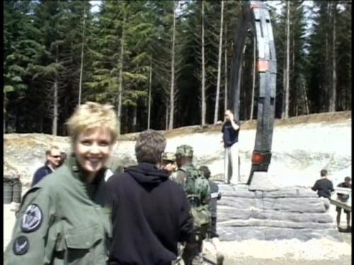 stargatelov3r: more blurry behind the scenes photos(i have many many more)