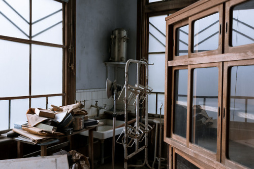 被災した医院Abandoned clinic