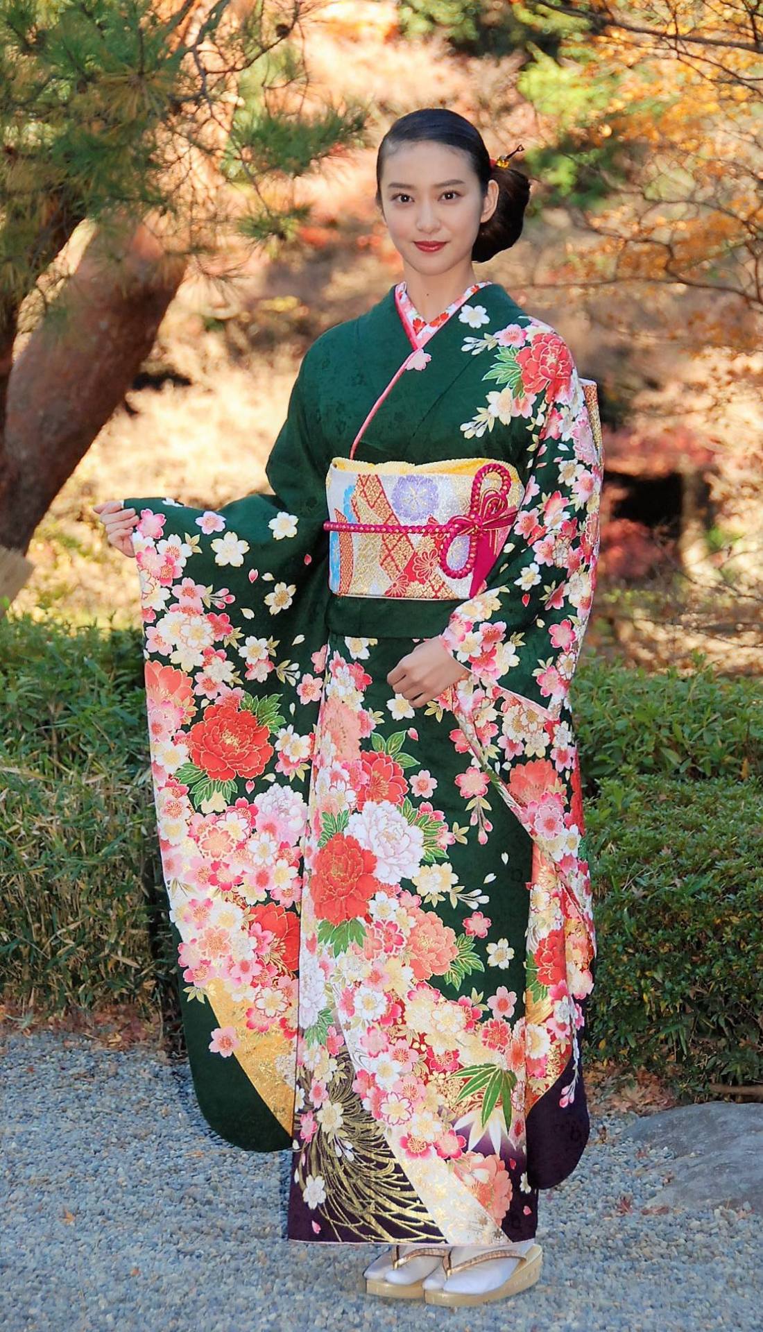 fuckyeahtakeiemi: 2016/12/08 It’s the annual kimono photo session again for Oscar