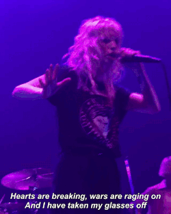 suffocateorletgo:  paramore @ zepp in tokyo (21.02.18)