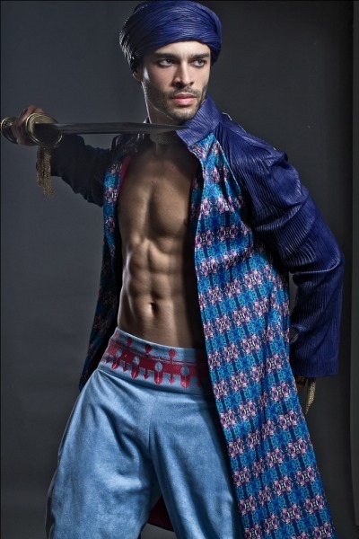 mysuits:  DANNIEL NAVARRO BY RONALDO GUTIERREZ  