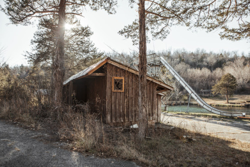 forgotteniowa:  Dogpatch USAAbandoned Amusement ParkMarble Falls, Arkansas “Dogpatch USA was p